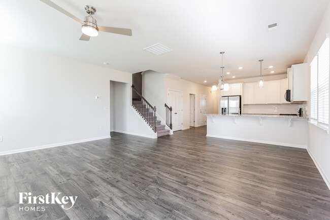 Building Photo - 403 Stonefence Dr