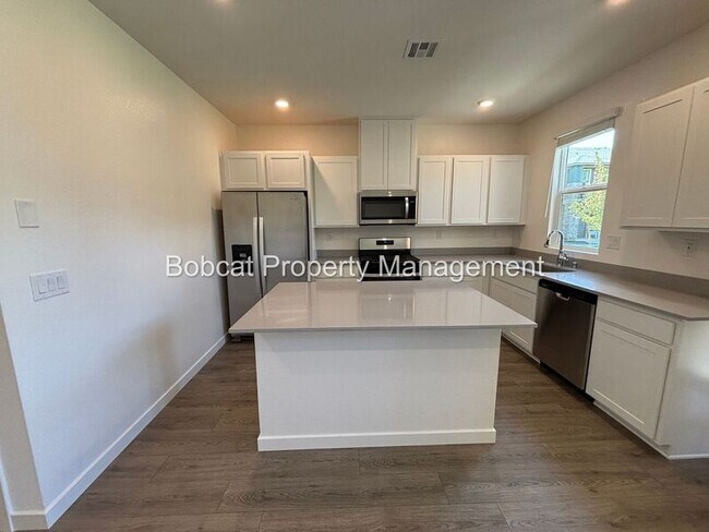 Foto del edificio - 839 Centerville St