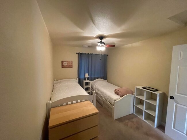 Foto del edificio - 2271 Athens Ave