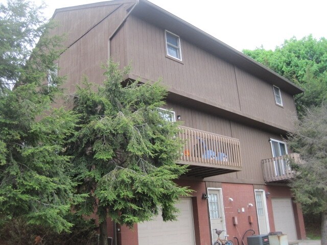 Primary Photo - 1065-1071 Logue St