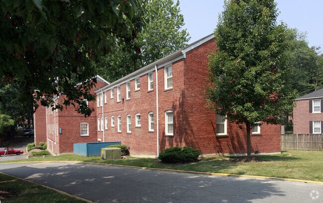 Foto del edificio - Whitefield Commons Apartments