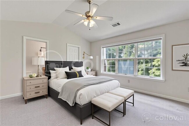 Building Photo - 6300 Hickory Ln Cir
