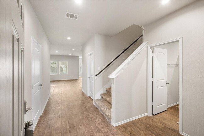 Building Photo - 40475 Gdn Hts Ln