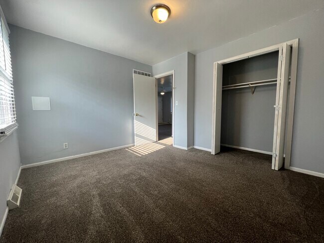 Building Photo - 109 McDanield St