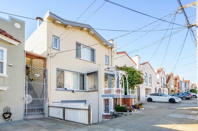 Foto del edificio - 2371 30th Ave