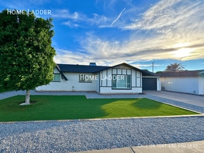 Building Photo - 8323 E Sells Dr