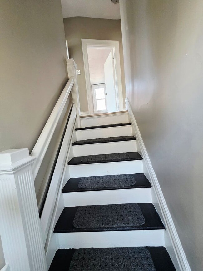 Building Photo - 20 Walnut St