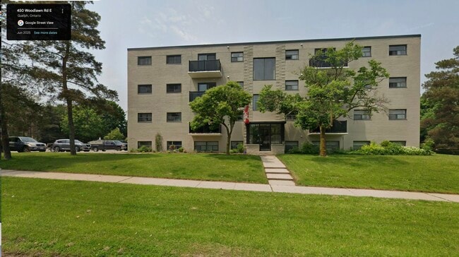 Building Photo - 450 Woodlawn Rd E