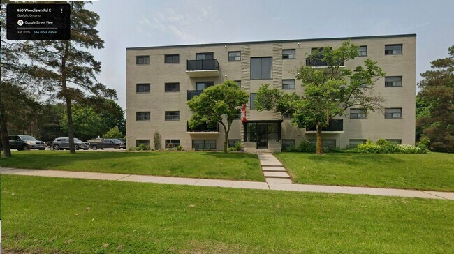 Photo du bâtiment - 450 Woodlawn Rd E