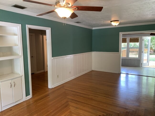 Building Photo - 2109 Forest Cir