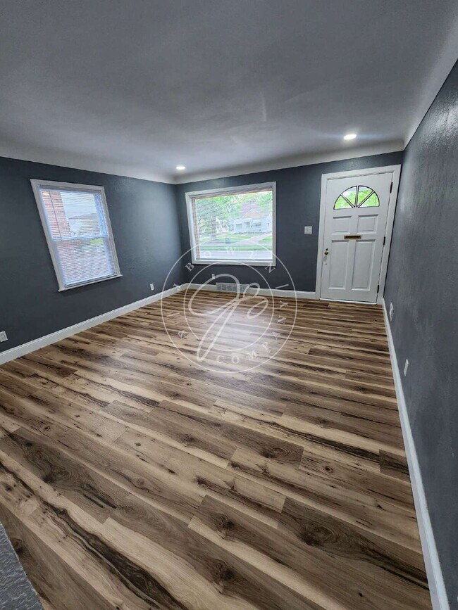 Foto del edificio - Charming 3-Bed Home with Finished Basement and large dormer!