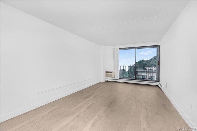 Foto del edificio - 1155 Warburton Ave