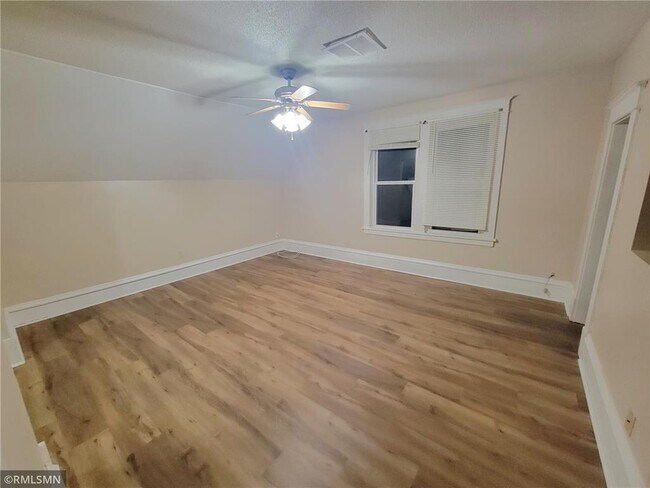 Foto del edificio - 455 N 2nd St