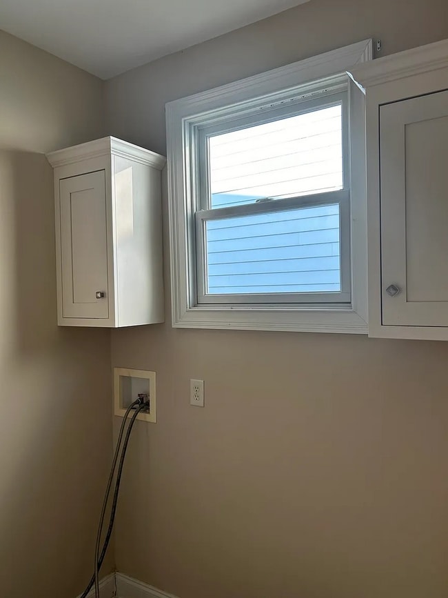 Building Photo - 4 Orchard Cir