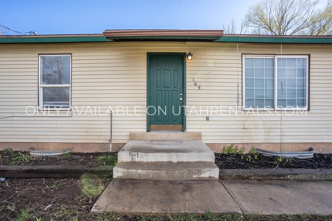 Building Photo - 165 W 300 N