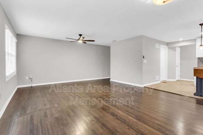 Building Photo - 2537 Walton Way SW