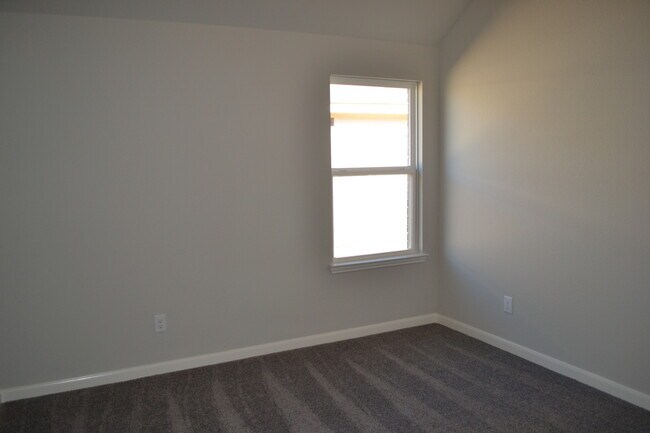 Building Photo - Gorgeous 4-bedroom home!