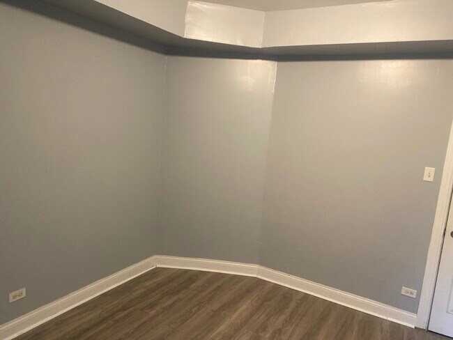 Foto del edificio - 8215 S Ingleside Ave