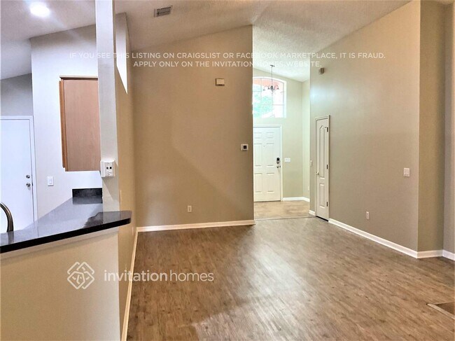 Building Photo - 3620 Seminole Dr