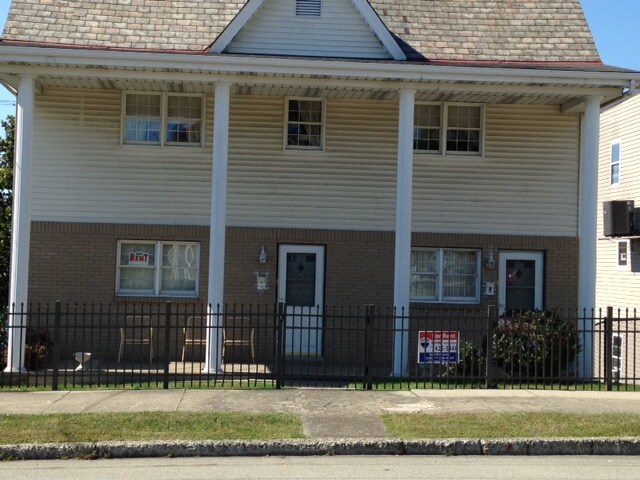 Front - 275 N Gallatin Ave