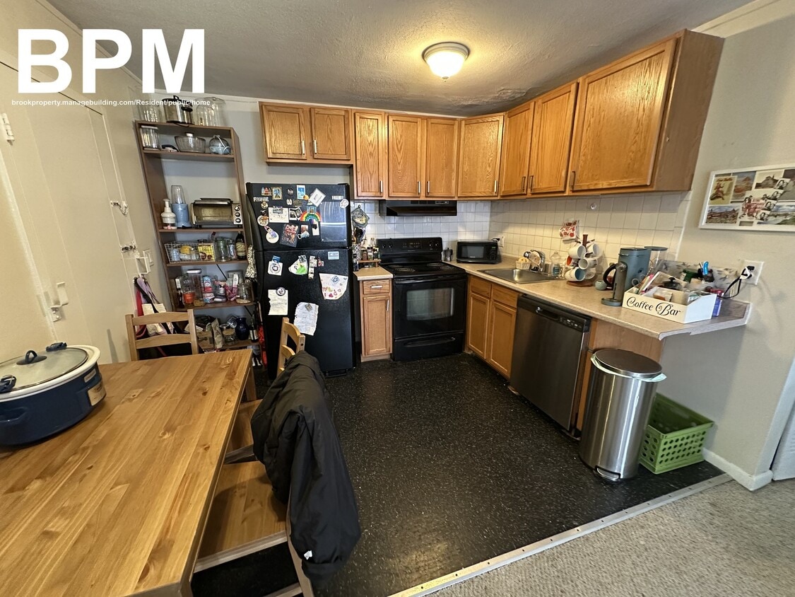 Building Photo - 197 Calumet St