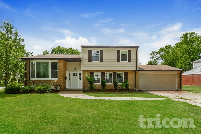 Building Photo - 1505 E Michele Dr