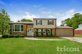 Building Photo - 1505 E Michele Dr