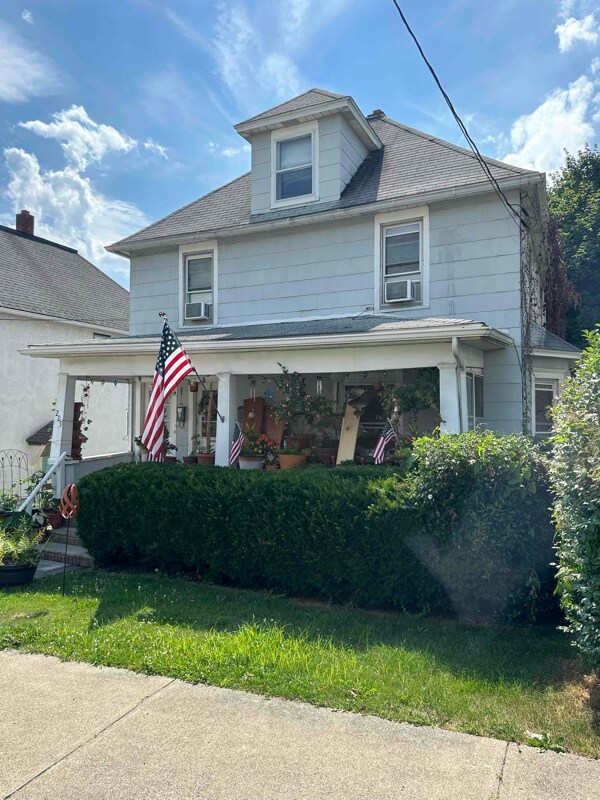 Building Photo - 209 Oak Hill Ave