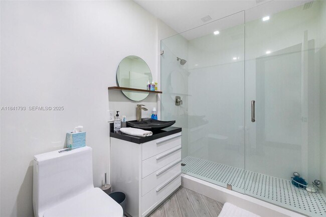 Foto del edificio - 517 S Riverside Dr