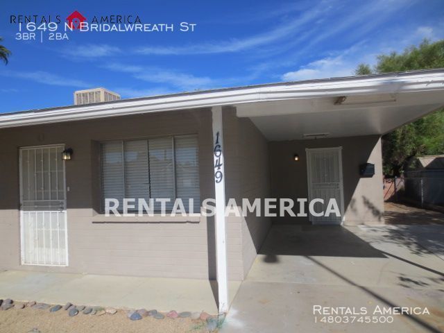 Building Photo - 3 Bed 2 Bath  W/ Den located in North Tempe