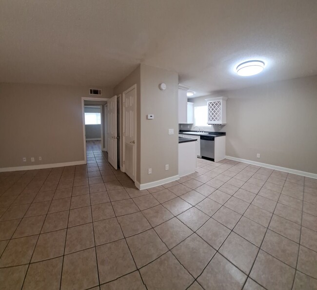 Building Photo - 1 BD/1 BA