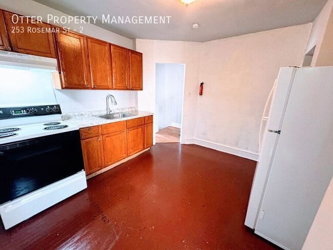 Building Photo - 253 Rosemar St
