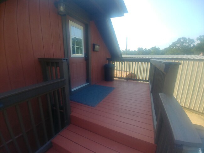Front Porch - 749 Union Chapel Rd