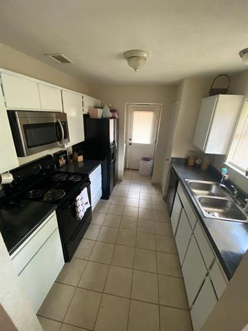 Building Photo - 1715 Windsong Ln