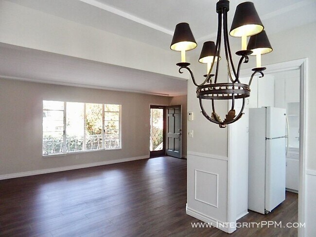 Foto del edificio - 5057 Marlborough Dr
