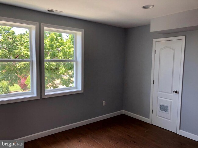 Foto del edificio - 849 19th St NE