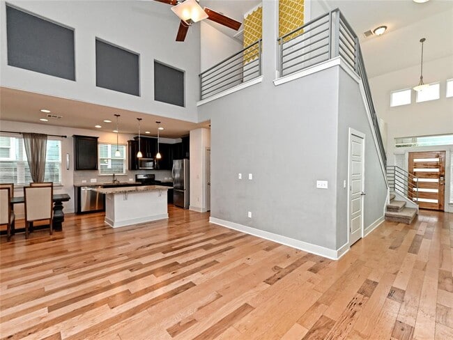 Building Photo - 2205 Capulet St
