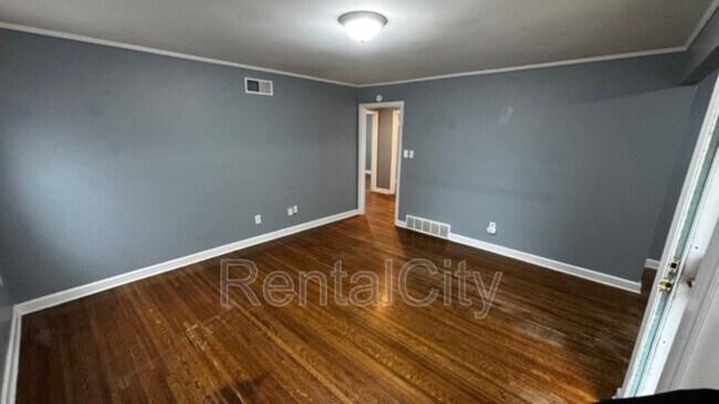 Building Photo - 1237 Dearing Rd