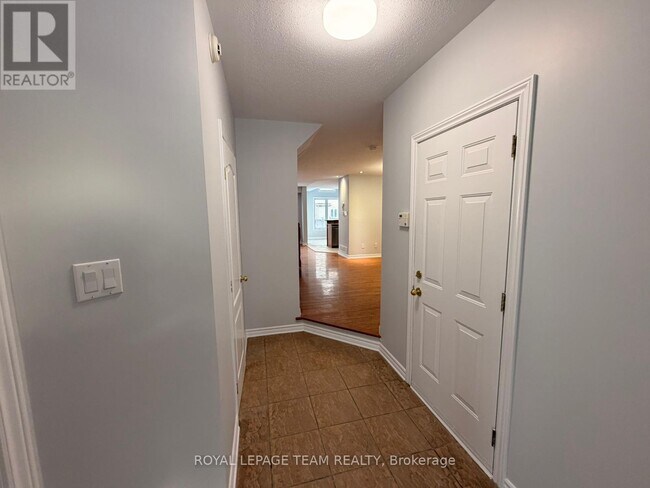 Photo du bâtiment - 21 Cresthaven Dr