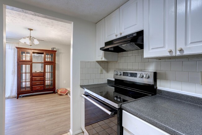 Foto del edificio - 3BD/1.5BA, Cozy Townhome in Silver Spring.