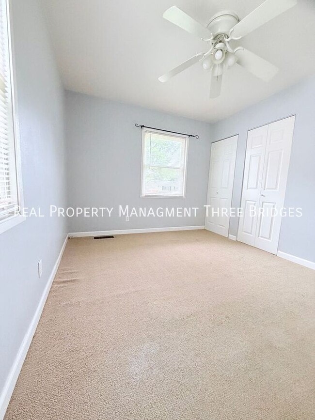 Foto del edificio - 1725 Fernbrook Dr