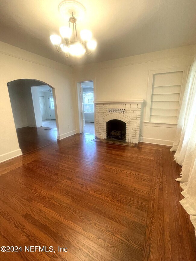 Foto del edificio - 3904 Hollingsworth St