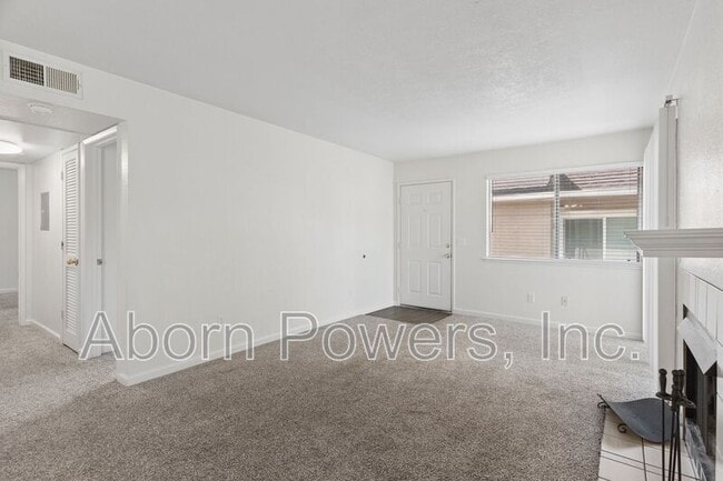 Foto del edificio - 2529 Greenwood Ln