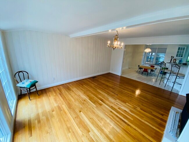 Building Photo - 2903 Lawndale Dr