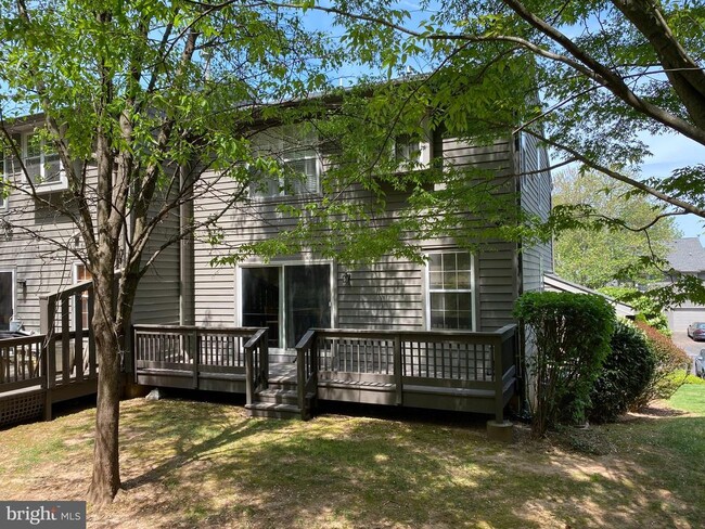 Building Photo - 42 Chicopee Dr