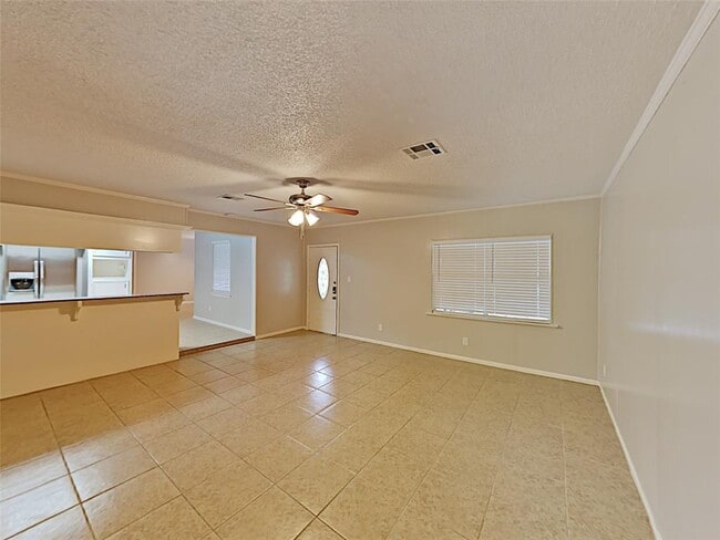 Building Photo - 411 E Carby Rd