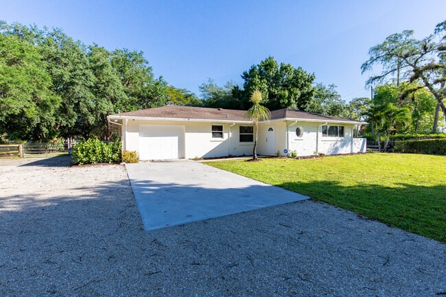 Building Photo - 13529 E Citrus Dr