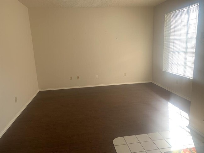 Building Photo - 8011 Doe Meadow Dr