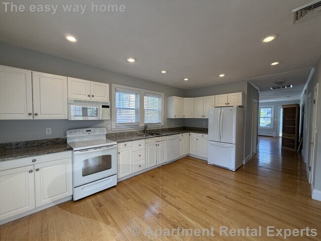 Foto del edificio - 36 Dedham St