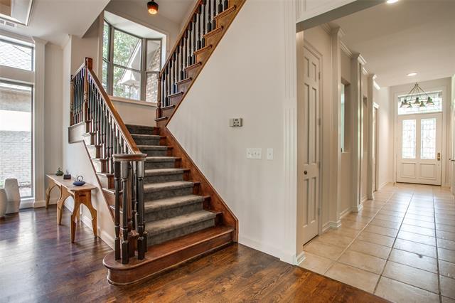 Building Photo - 3014 Bluffview Dr